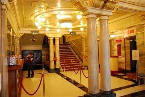 Victoria palace theatre box office hours hotsell